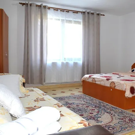Casa Pestera Ponicova *